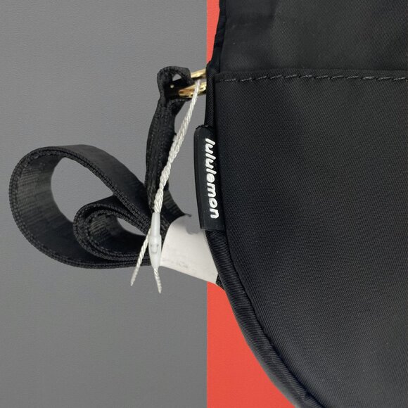 Lululemon All Night Festival Bag 2L - Picture 6 of 6